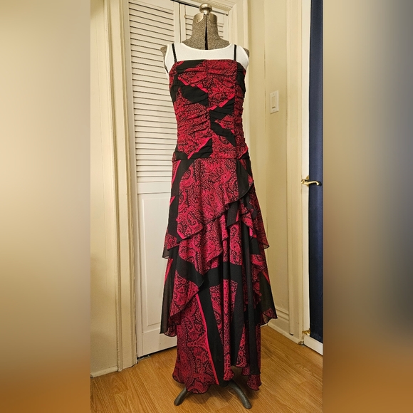 Le Chateau Full-length gown - Picture 2 of 7